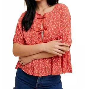 NEW IN-LOOM floral bow tie top in red